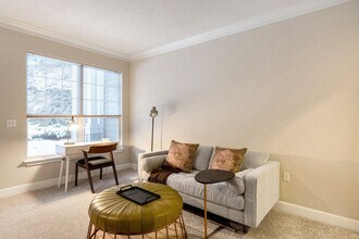 Building Photo - 1449 Main St