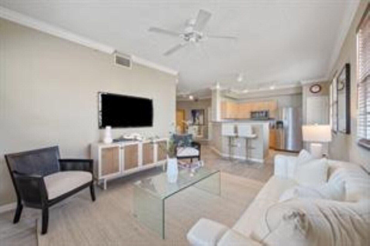 Foto principal - 533 NE 3rd Ave