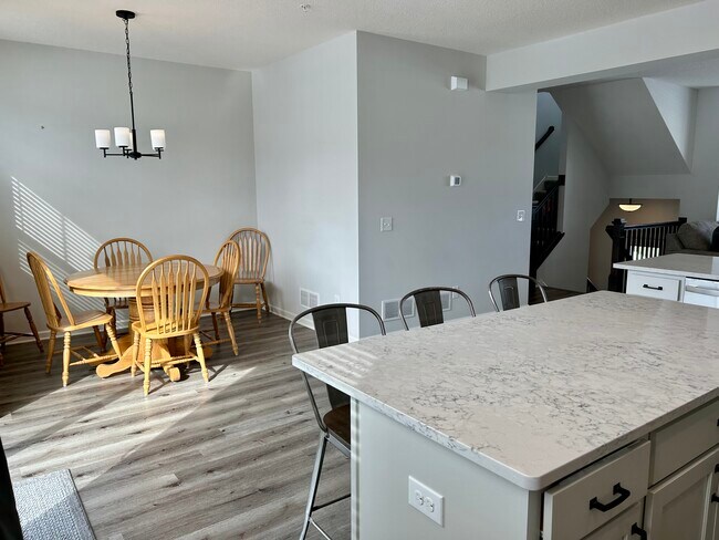 Building Photo - 6952 Huckleberry Dr