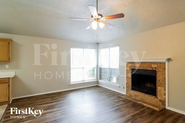 Building Photo - 1129 Rosewood Ln