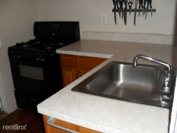 Building Photo - 390 Hancock St