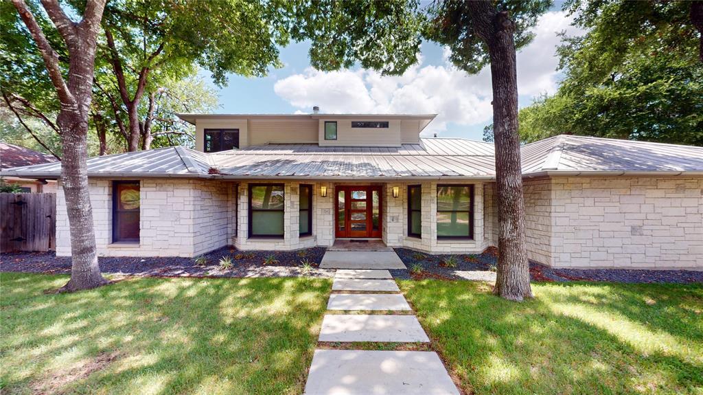 Foto principal - 3102 Foxfire Dr