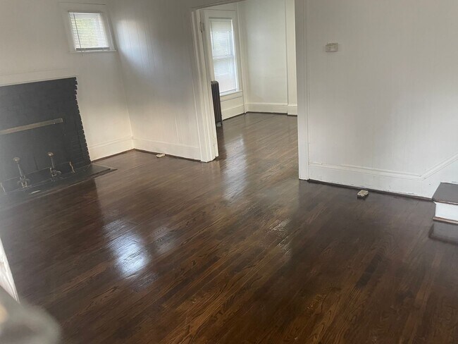 Foto del edificio - 3 bedroom 1.5 bath House for rent