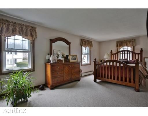Building Photo - 2 br, 1 bath  - 33 Neptune Cir # 1