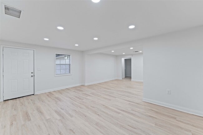 Foto del edificio - 2101 W Gulf St