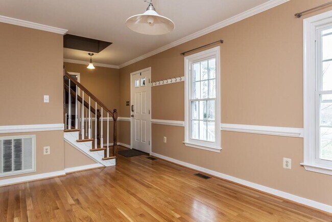 Foto del edificio - Price Drop on Beautiful 3 Bedroom, 2 Bathr...