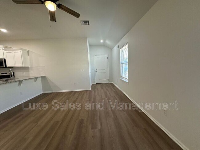 Building Photo - 11506 Mackenzie Wy