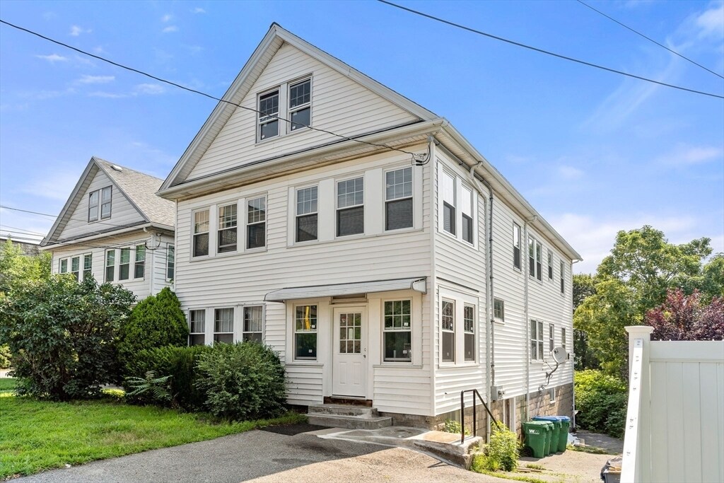 127 Fulton St Unit 2, Medford, MA 02155 Room for Rent in Medford, MA