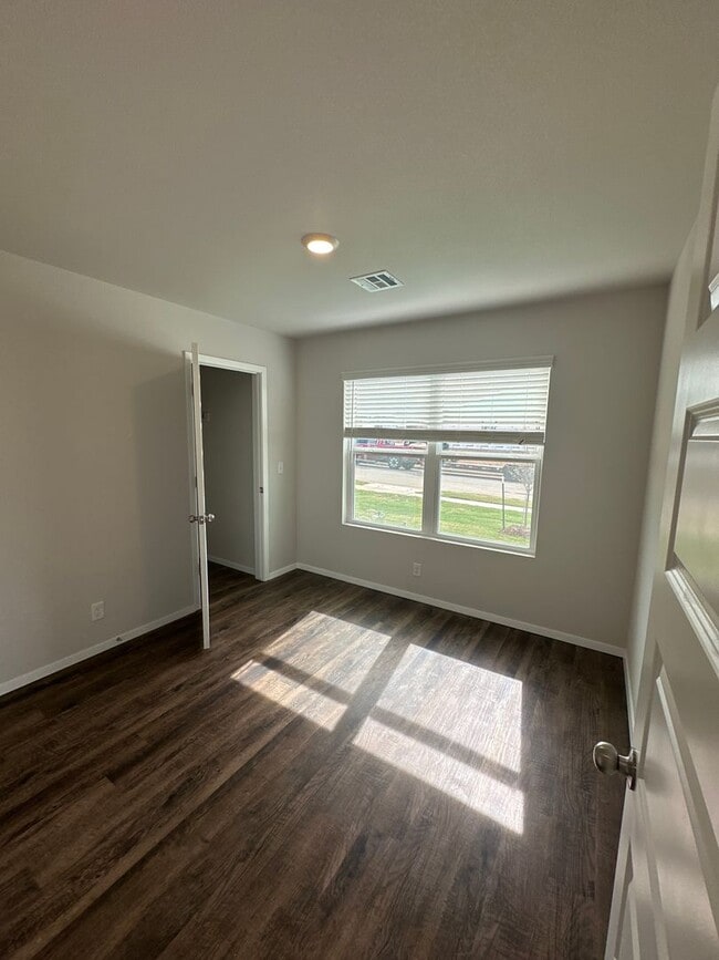 Building Photo - Now Pre-Leasing! Your Next 4-Bedroom, 2-Bath Home in Broken Arrow Awaits!