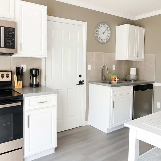 Foto del edificio - 4302 Foothills Dr