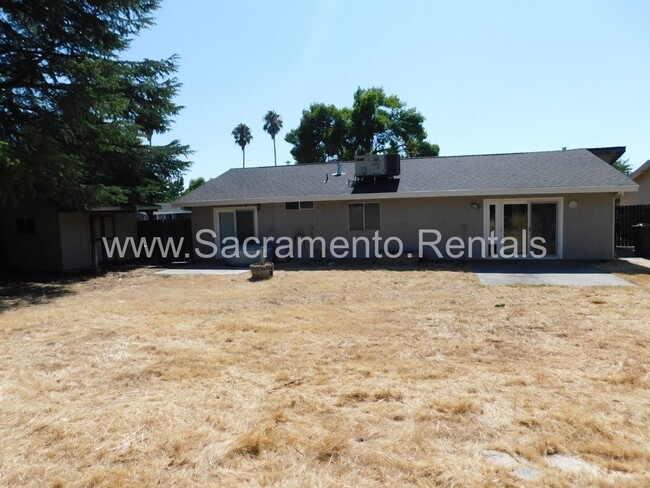 Building Photo - Updated Antelope 3bd/2ba Home with 2 Car G...