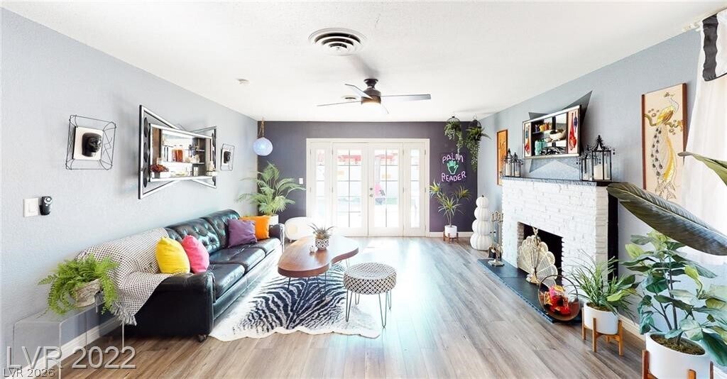 Foto del edificio - 5817 Rae Dr