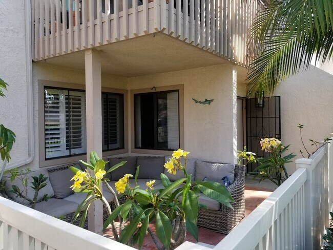 Beautiful Private Patio Entry - 19152 Shoreline Ln