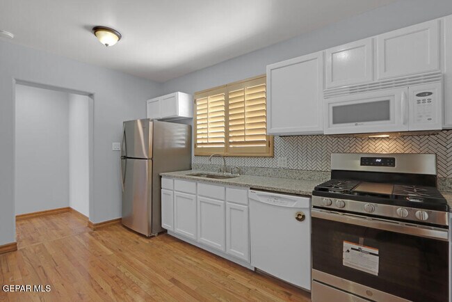 Foto del edificio - 406 W Overland Ave
