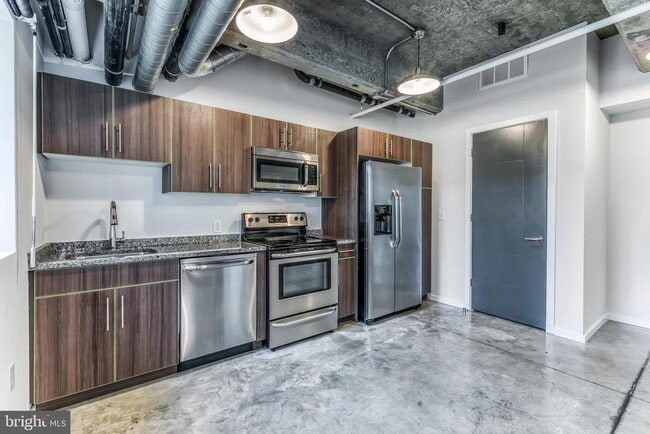 Photo - 4800 Brown St Apartment