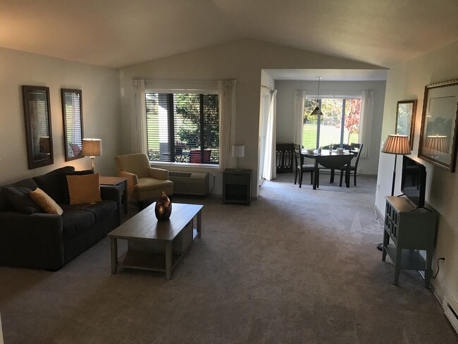 Livingroom - 7735 SW Scholls Ferry Rd