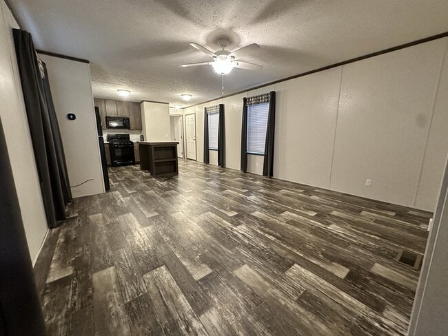 Foto del edificio - 26 Bing St N