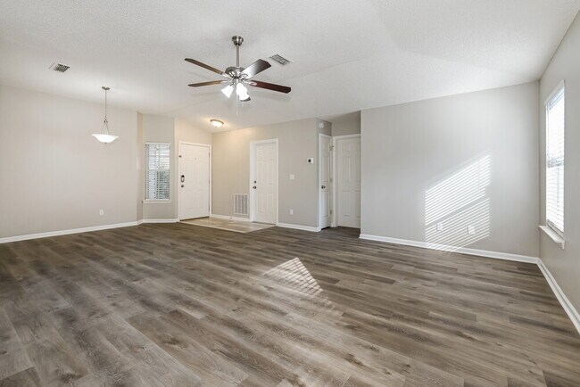 Foto del edificio - 12358 Carriann Cove Trail S