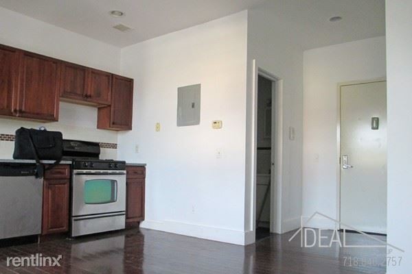 Building Photo - 47 Troutman St