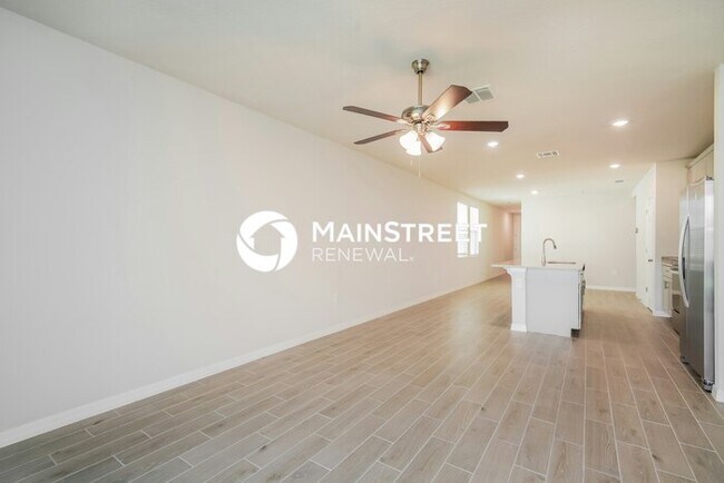 Foto del edificio - 3 Bedroom Pet-Friendly Home in St. Cloud, FL with Main Street Renewal