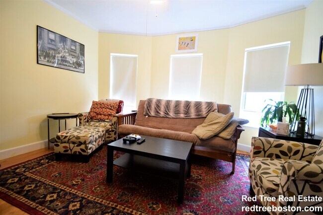 Building Photo - 25 Oak Square Ave