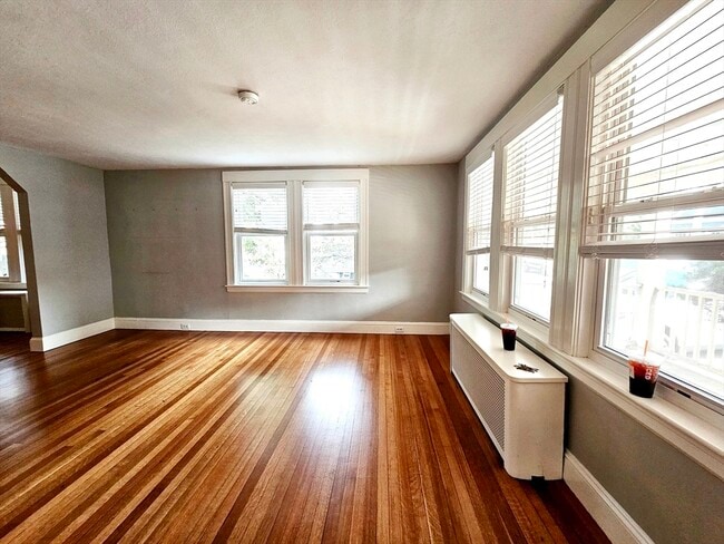 Foto del edificio - 9 Keefe Ave