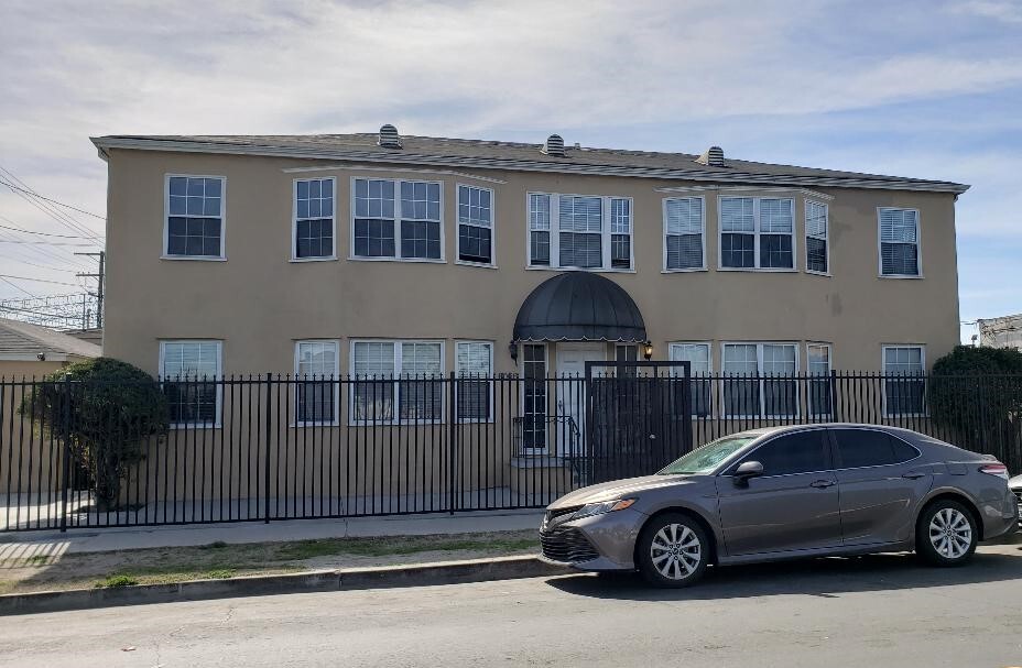 Foto principal - 6066 Sawyer St