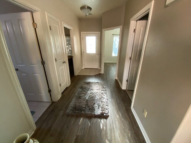 Entry Hall - 295 S Grapevine Rd