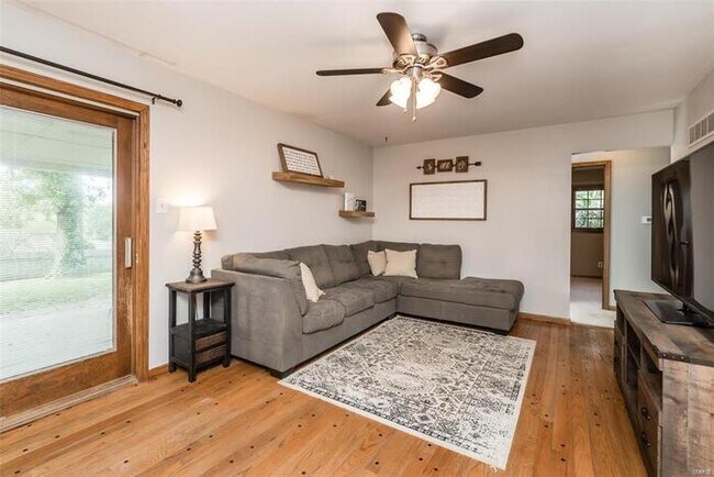 Foto del edificio - Fantastic 3bd/3ba home! Coming soon!