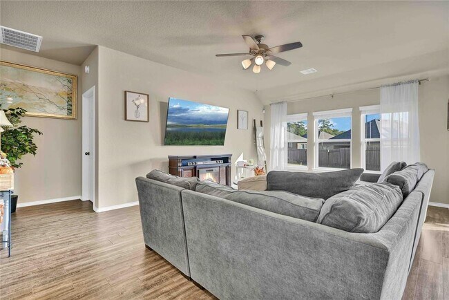 Foto del edificio - 18903 Cedar Moss Ct