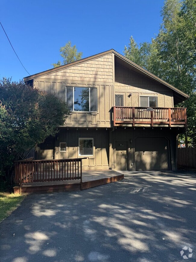 Building Photo - 8033 Sand Lake Rd