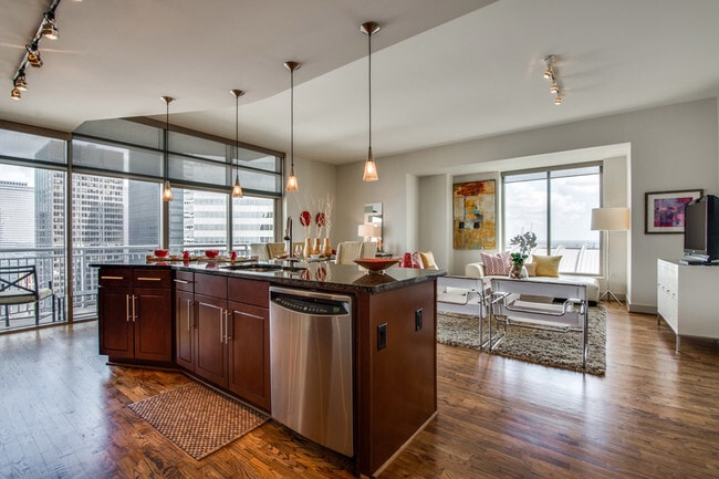 Photo - Downtown Luxury Lifestyle Apartment