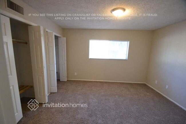 Building Photo - 2835 S Standage