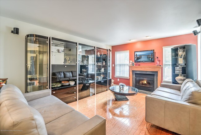 Foto del edificio - 64 Sunningdale Cir