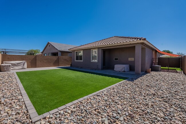 Building Photo - Stunning 2020 Built Maricopa Home