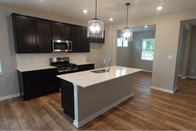 Building Photo - 1717 Real St