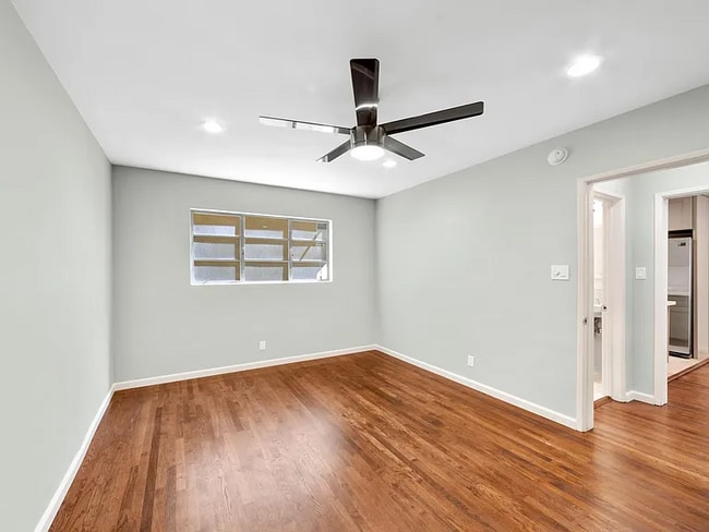 Foto del edificio - 1023 Hayworth Ave