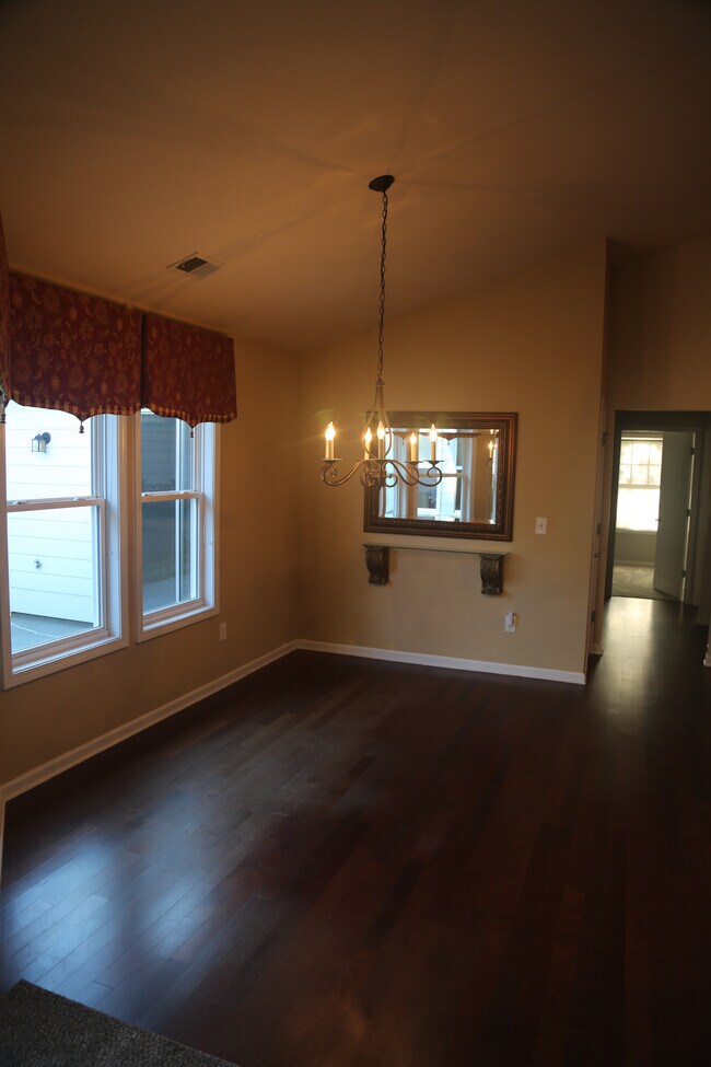Dining area - 131 Jaime Dr