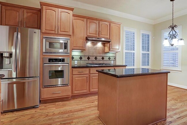 Building Photo - 1514 Shady Villa Haven