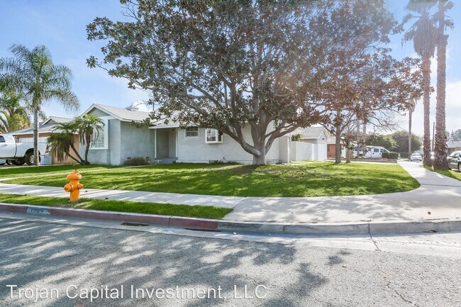 Building Photo - 3 br, 2 bath House - 1926 East Redwood Ave