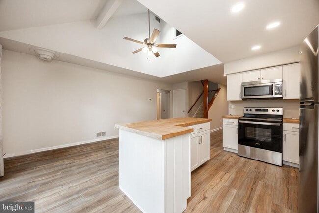 Building Photo - 1104 St Michaels Ct