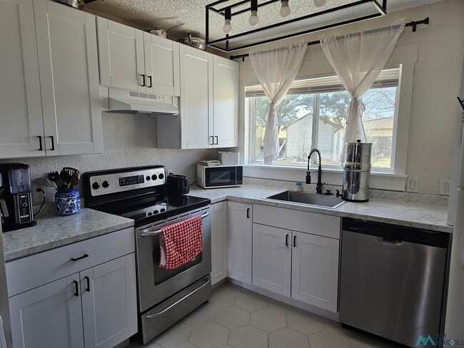 Building Photo - 2808 Ross St