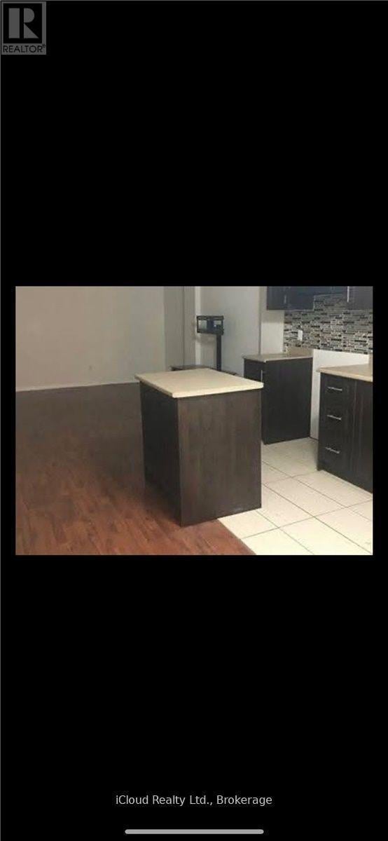 Photo du bâtiment - 364 Cedric Terrace