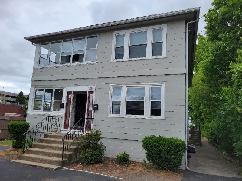 24 Kilvert St Unit 1, Warwick, RI 02886 Room for Rent in Warwick, RI