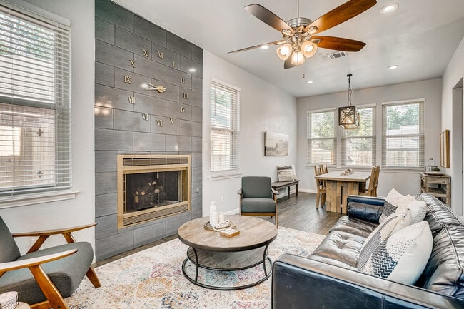 Building Photo - 2164 Redwing Way