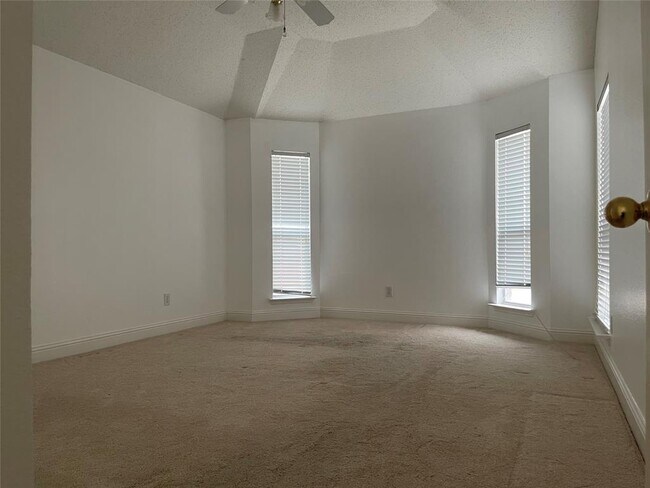 Foto del edificio - 2806 Briarbrook Ln