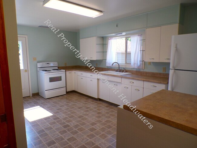 Foto del edificio - 3 Bedroom House for Rent