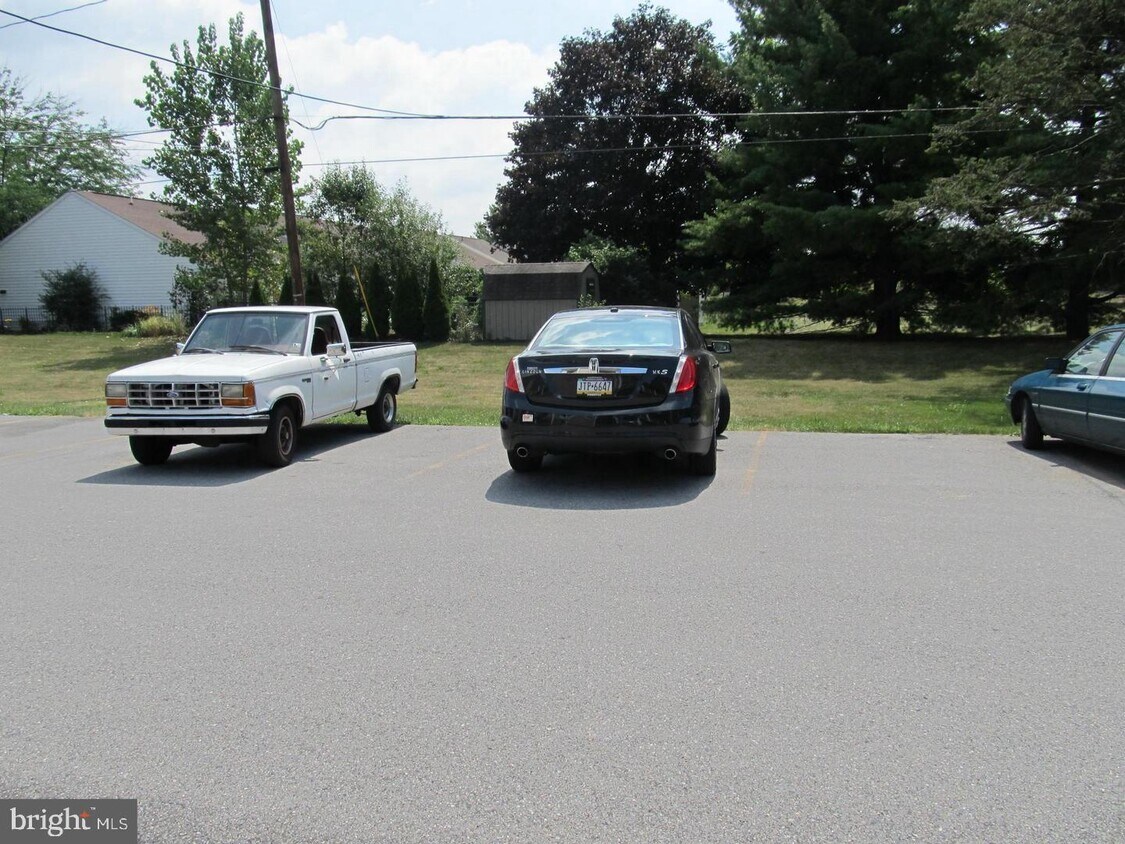Foto principal - 922 Stouffer Ave