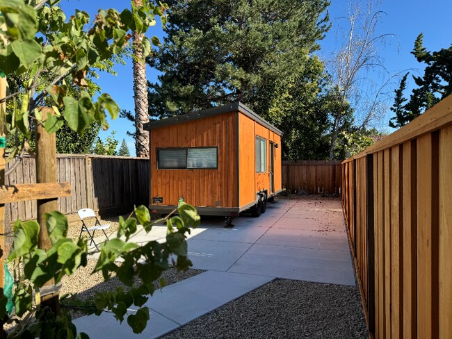 Building Photo - 4217 Ruby Ave