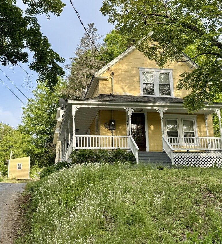 1895 modernized farmhouse fronts onto Prospect Ave. - 630 Prospect Ave